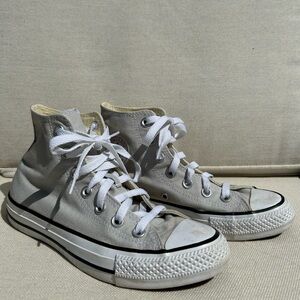 Converse Light Grey High Tops, Women’s 6